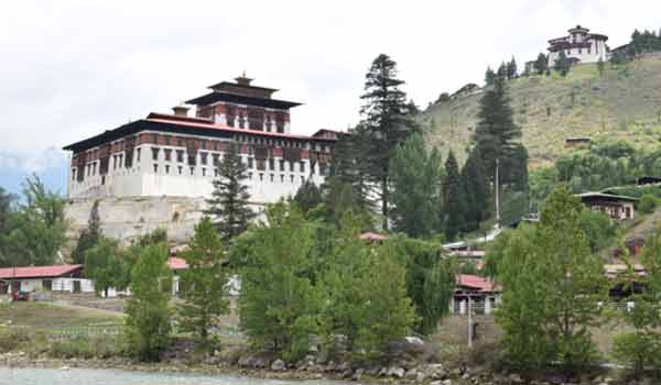 10 days Bhutan tour includes Rinpung Dzong in Paro.