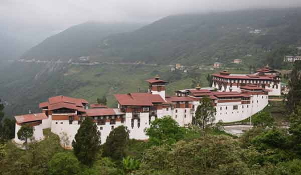 9 days Bhutan Tour covers Trongsa Dzong in central Bhutan.