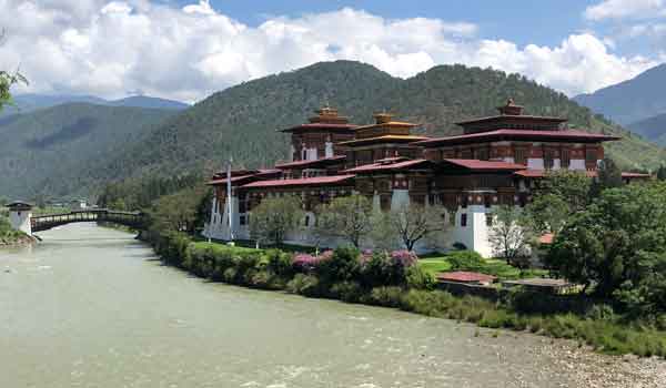 Trip to Punakha Dzong on the way to Bhutan crane festival in Gangtey