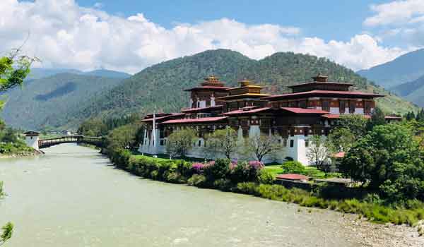 Visit to Punakha dzong is the main highlight of Chhukha tshechu festival tour itinerary