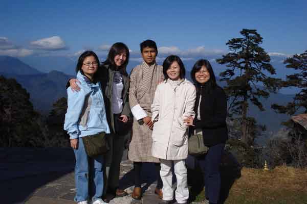 Engsome and her friends (from Singapore) at Dochula pass.