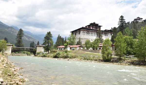 Punakha tshechu festival itinerary includes visit to Rinpung Dzong