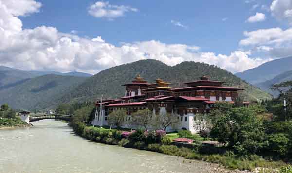 Bhutan mountain itinerary for 8 days covers Punakha Dzong