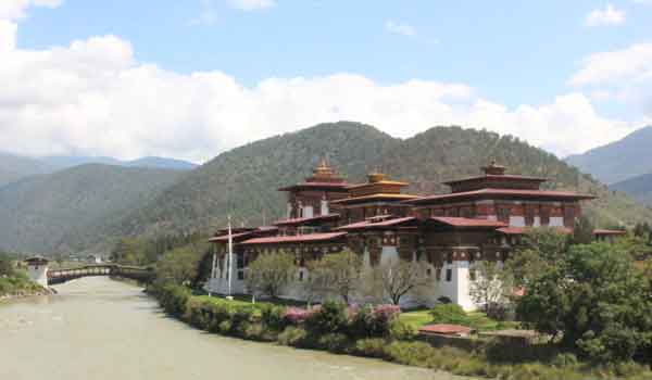 Visit to Punakha Dzong is the highlight of Bhutan Rhododendron festival