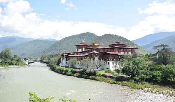 Bhutan Thimphu tshechu festival tour includes visit to the majestic Punakha Dzong