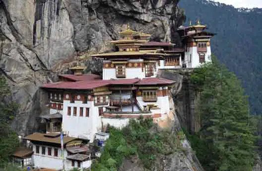 The top highlight of Bhutan tours is Tiger's nest monastery.
